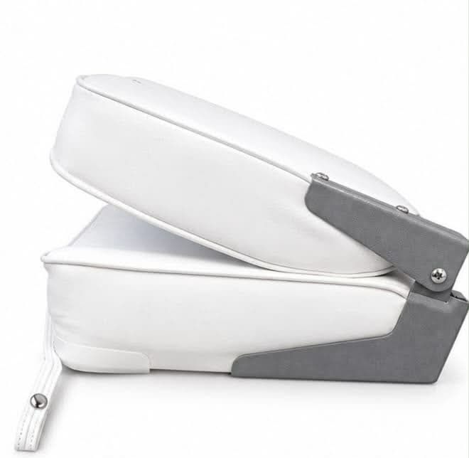 FOLDABLE BOAT SEAT