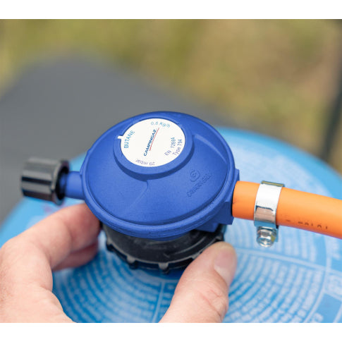 CAMPINGAZ HOSE AND REGULATOR W/SCREWING RING