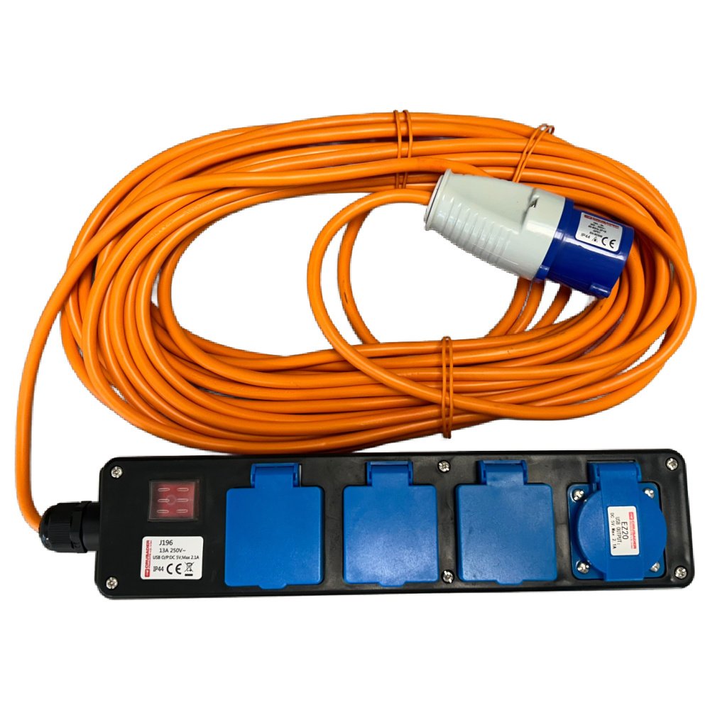 CRUSADER 15M MAINS EXTENSION LEAD WITH 3UK SOCKETS AND 2 USB SOCKETS