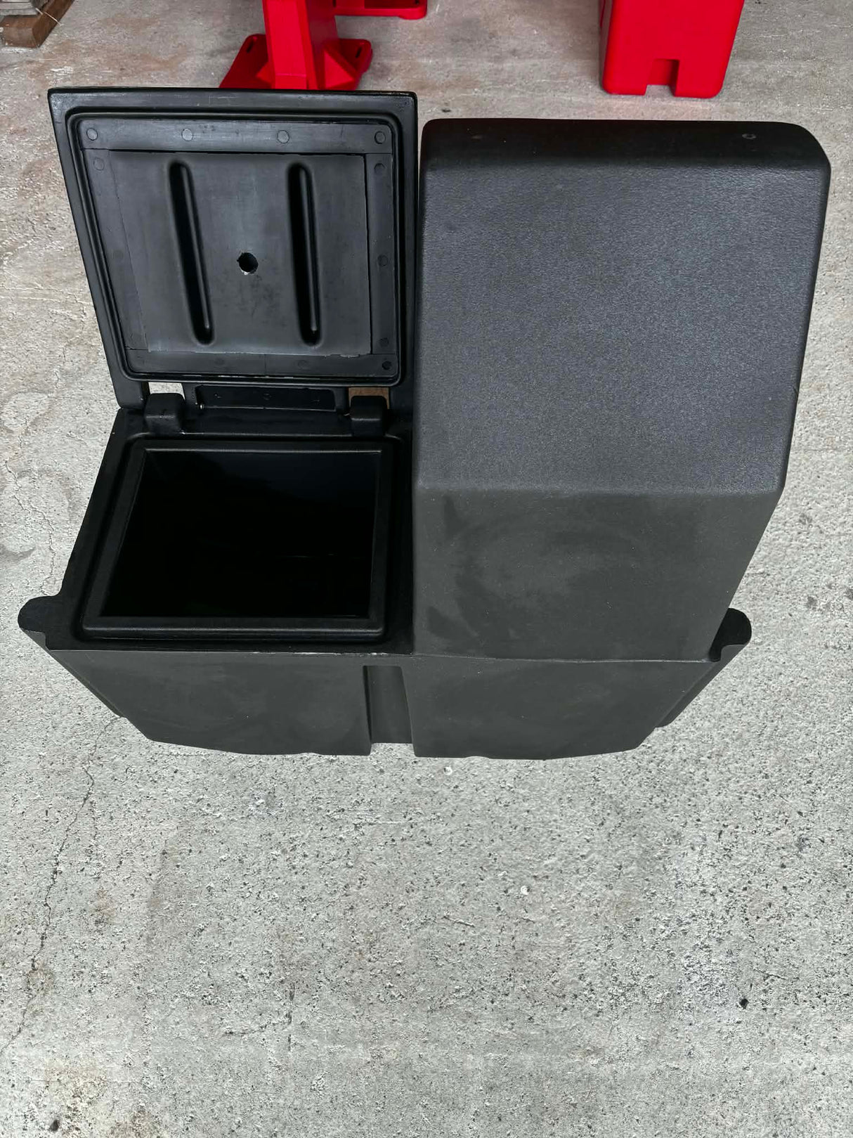 WHALY CONSOLE (310-370)